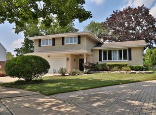 502 S Reuter Dr, Arlington Heights, IL