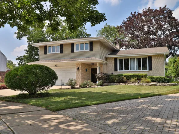 502 S Reuter Dr, Arlington Heights, IL 60005