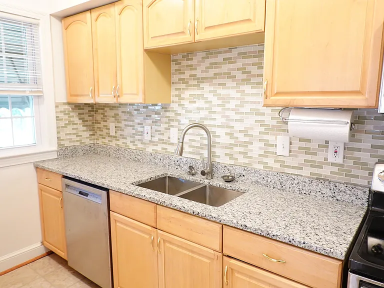 800 Maplewood Ave — Photo 42