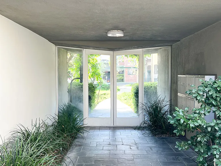 14403 Addison St — Photo 12