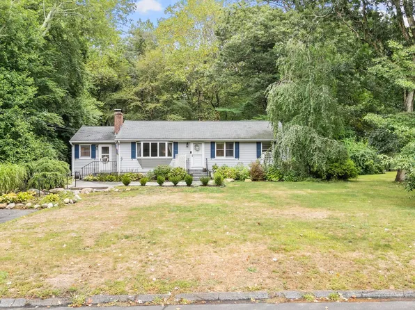 66 Corey Lane, East Lyme, CT 06357