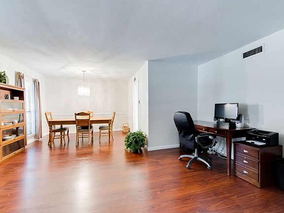 2nd image of 4714 Alamo Ct