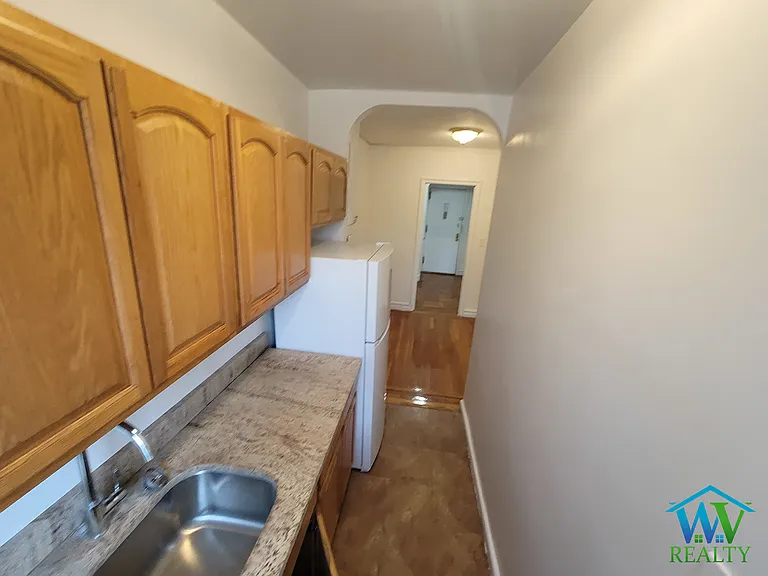 255 E 176th St #H1 — Photo 10