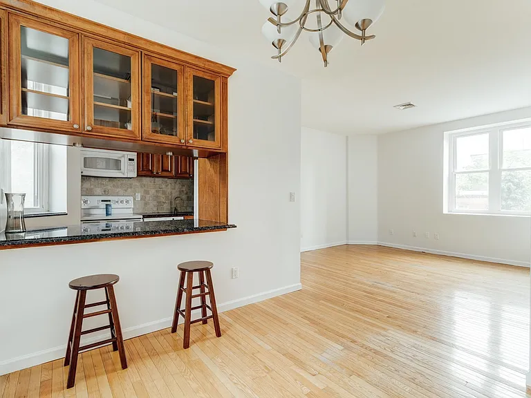 258 Barrow St #2A — Photo 6