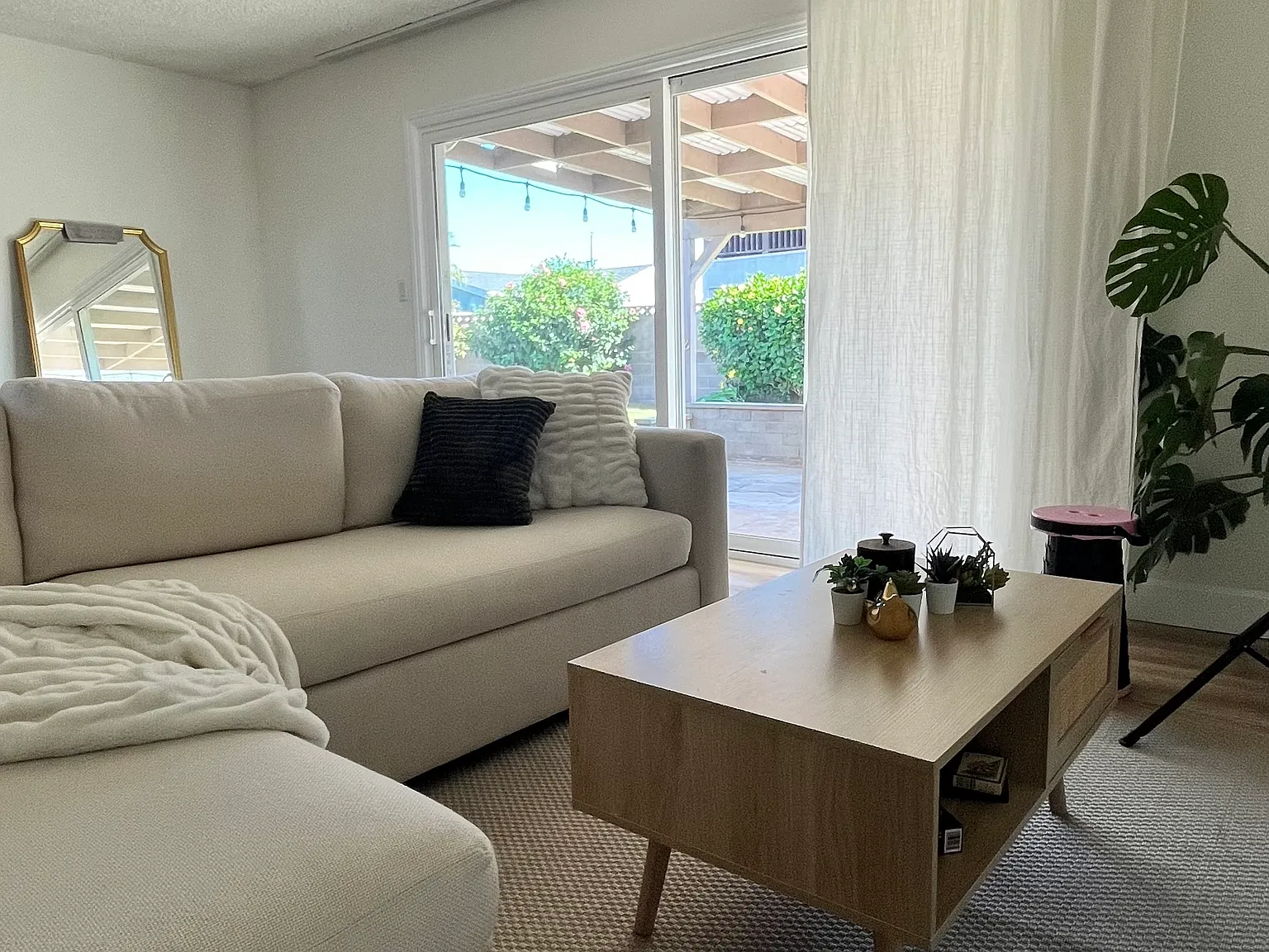 1 bed, 150 sqft, $1,200 — Photo 3