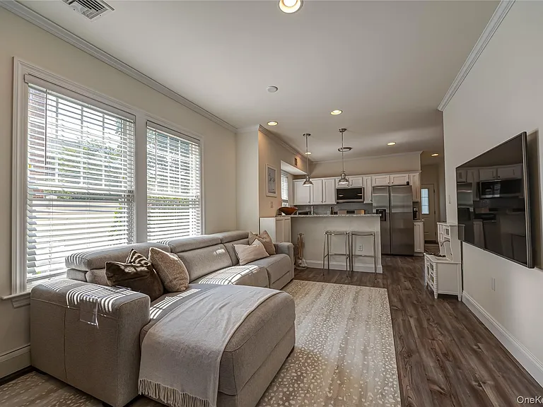 7 Nathan Hale Dr #A — Photo 5