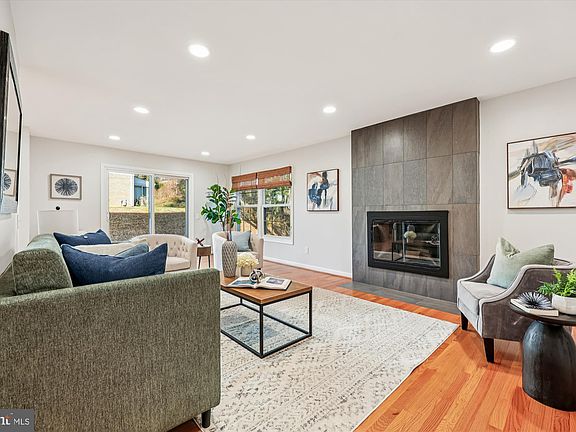 4th image of 8701 Sleepy Hollow Ln