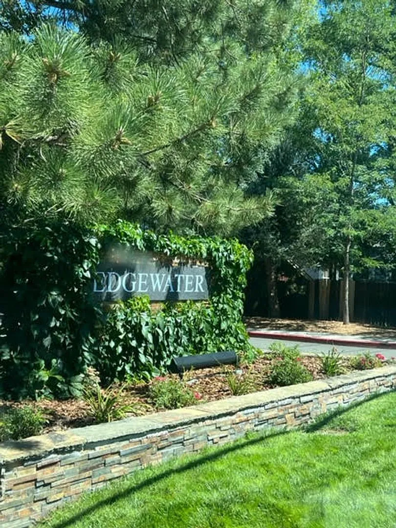 4185 Falling Water Drive — Photo 4