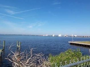 1680 River Rd, Jacksonville, FL 32207