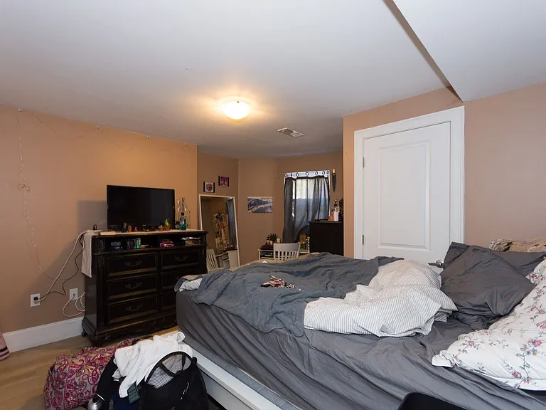 17 Saint Lukes Rd #B — Photo 6