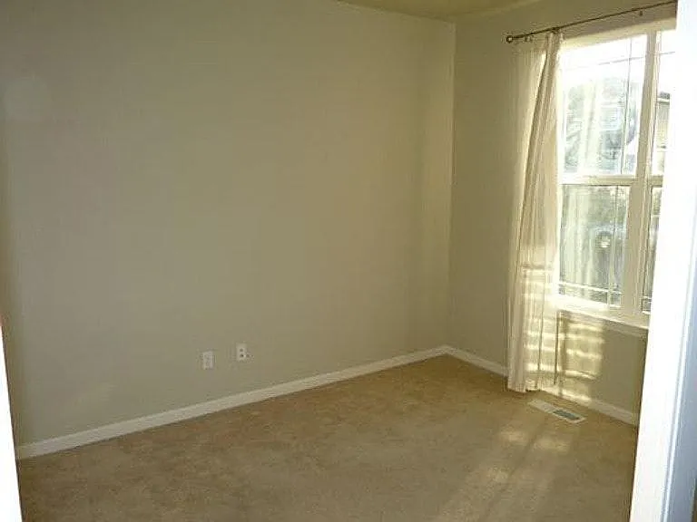 3738 SE Oakleaf St — Photo 12