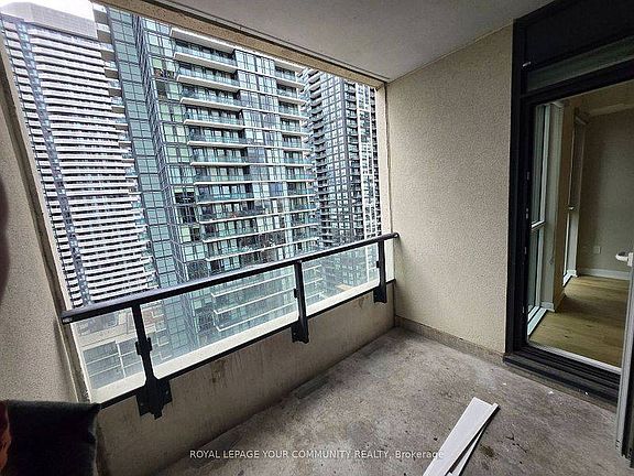 5th image of 4055 Parkside Village Dr