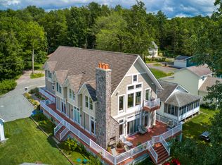 101 Cove Point Ln, Lake Ariel, PA 18436