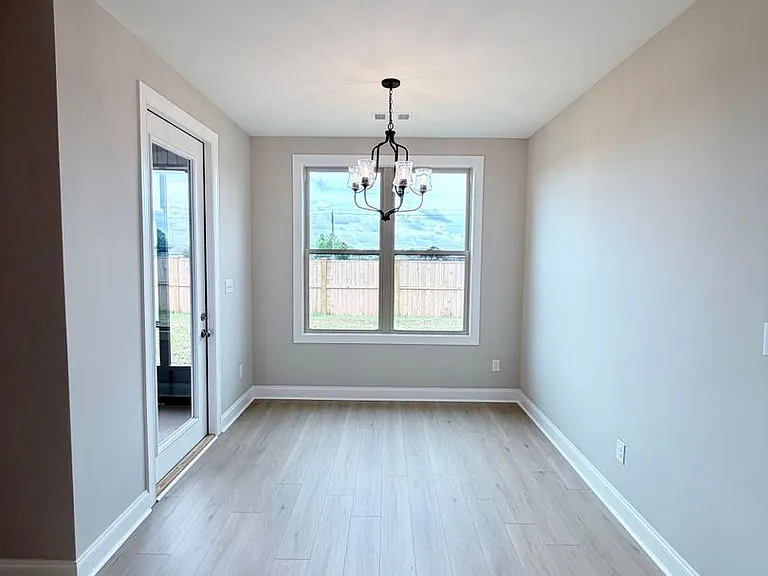 204 Farmland Cir — Photo 8