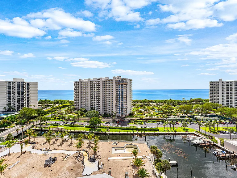 4201 N Ocean Blvd #1407 — Photo 37