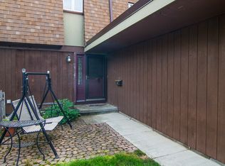 9337 Sussex Dr #9337, Olmsted Falls, OH