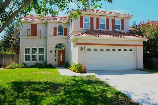 2009 Foothill Vista Dr — Photo 1