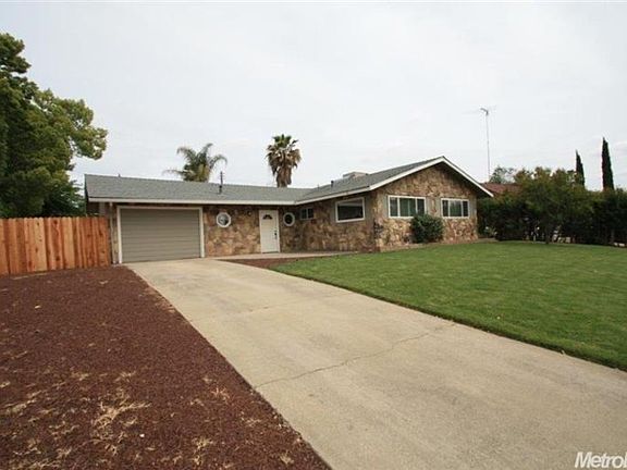 3rd image of 7320 Brocade Dr