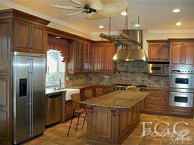 3rd image of 2806 SW 29th Ct
