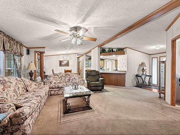 5th image of 33 Skyview Ln
