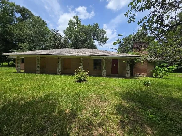 400 County Road 2318, Dayton, TX 77535