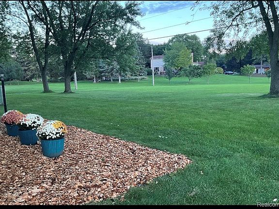 3rd image of 5362 McCandlish Rd