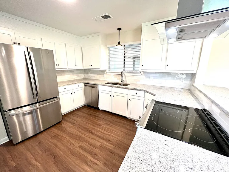 3041 Singletary Dr — Photo 6