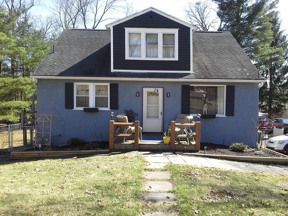 front of the house, from Nua