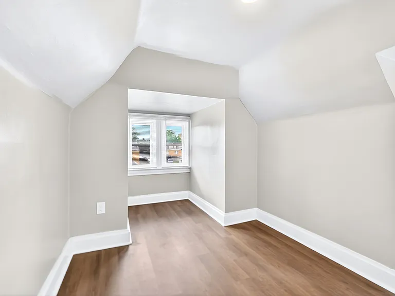 410 Kendall St — Photo 24