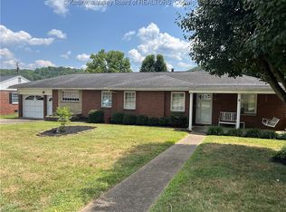 297 Ada Dell Ave, Hurricane, WV 25526