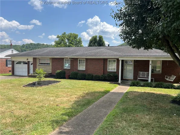 297 Ada Dell Ave, Hurricane, WV 25526