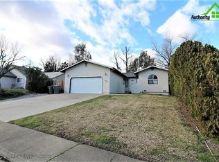 866 Spaniel Dr, Redding, CA 96003
