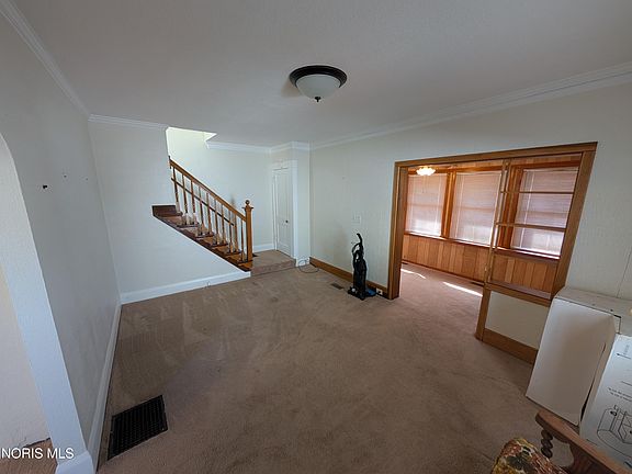 3rd image of 3722 Leybourn Ave