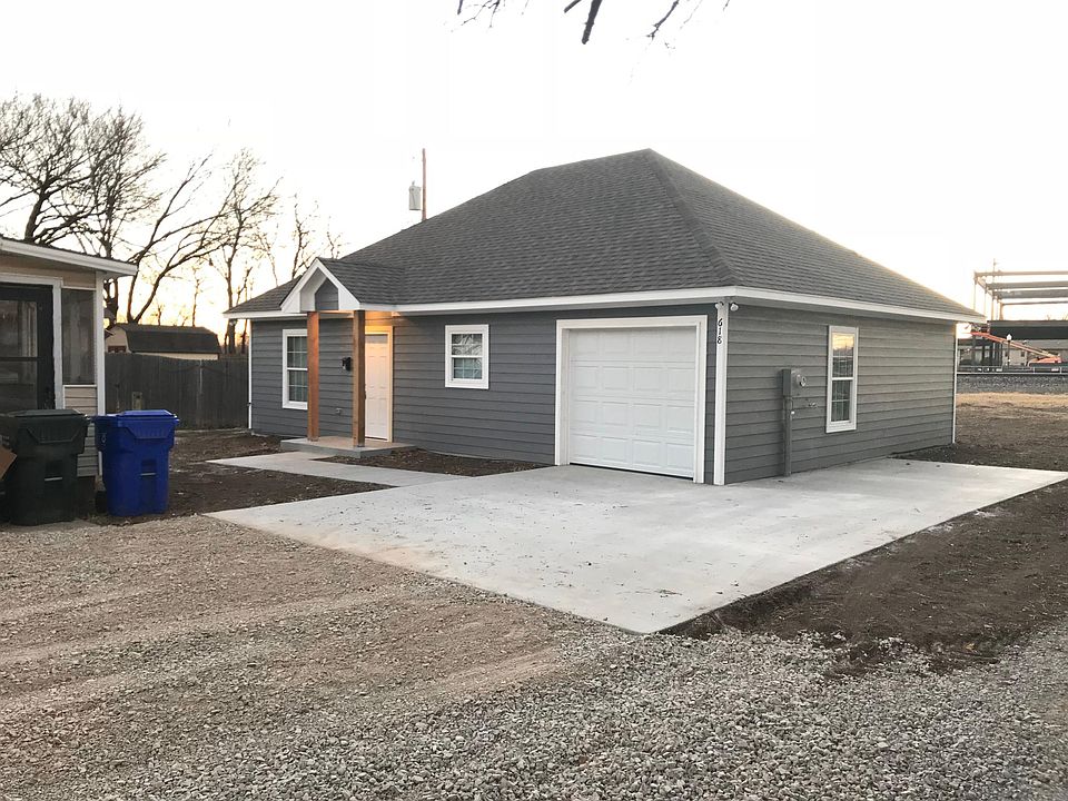 1st image of 618 N Jones Ave
