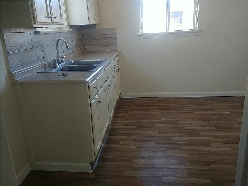 1 bed, 800 sqft, $2,100 — Photo 2