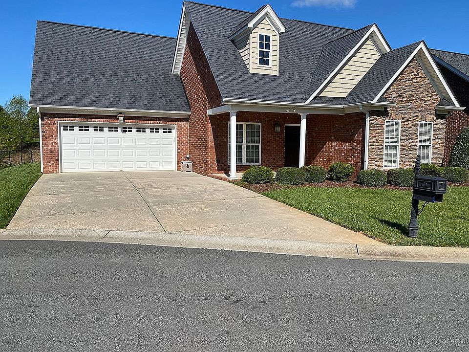1st image of 1056 Villas Dr