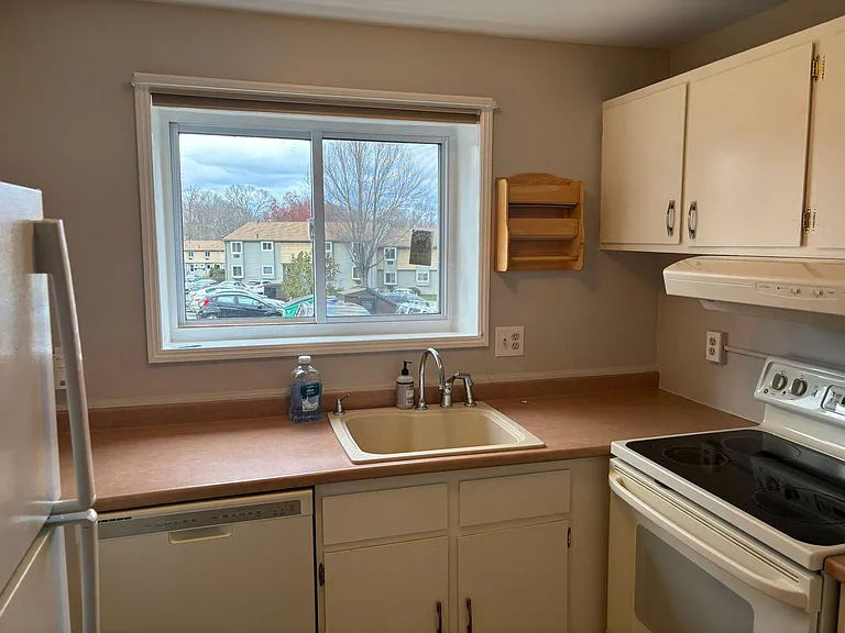 10 Carillon Dr #A — Photo 5