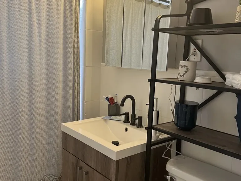 1013-1015 Maple Ave #1 — Photo 3