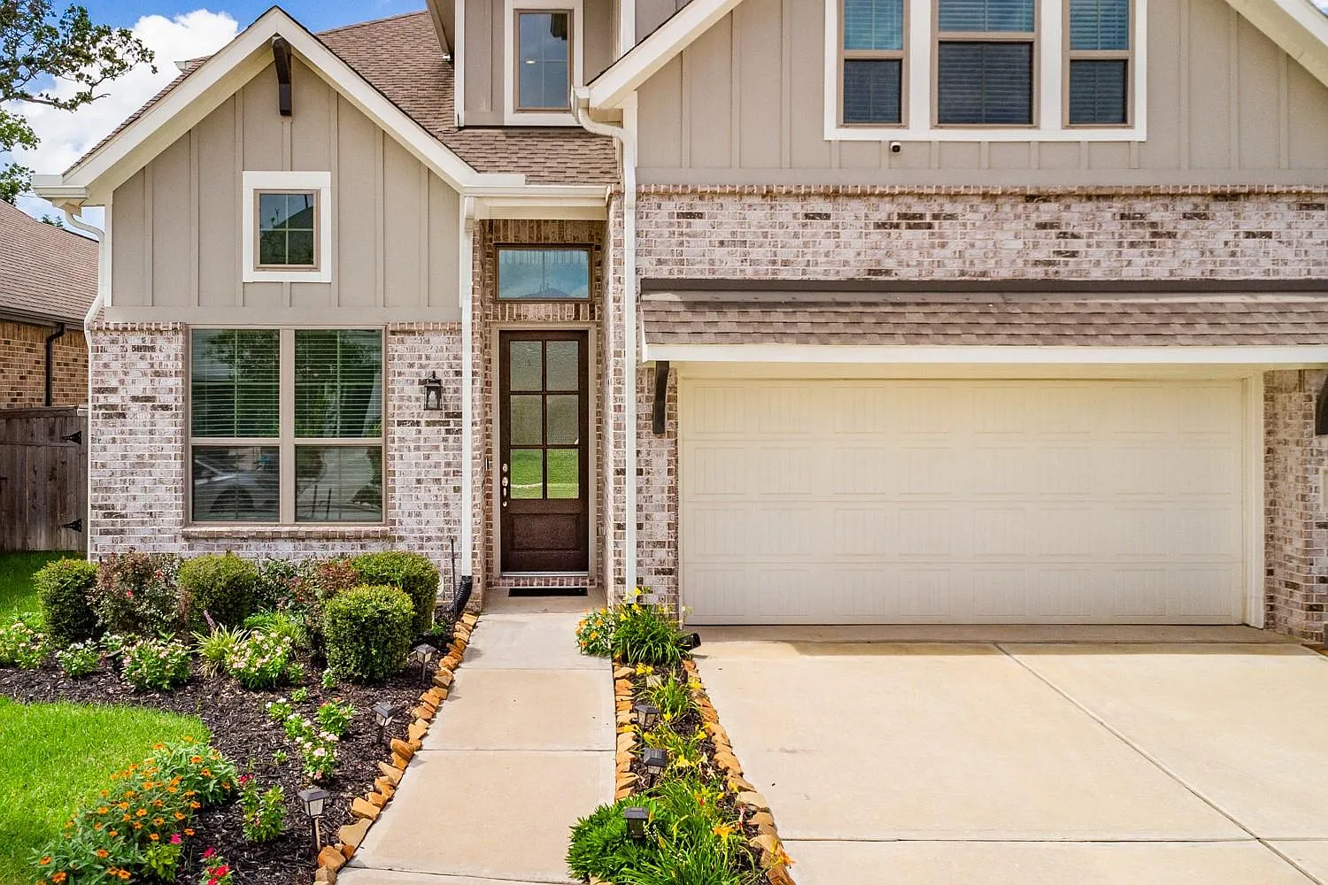 4 bed, 3.0 bath, 2761 sqft, $3,900 — Photo 2
