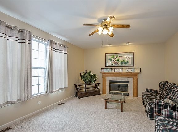 5th image of 1761 Crofton Dr