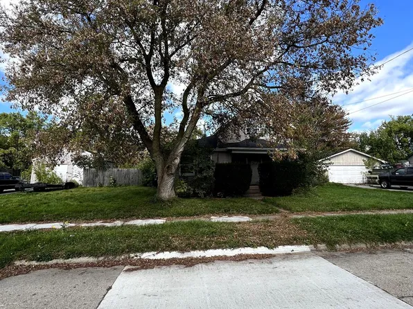 1760 Green St, Saginaw, MI 48602