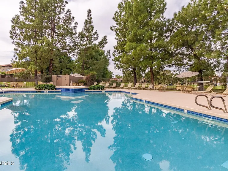 4106 E Sunnyside Dr — Photo 34