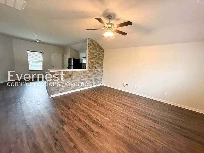 1115 Brookhaven Dr — Photo 5