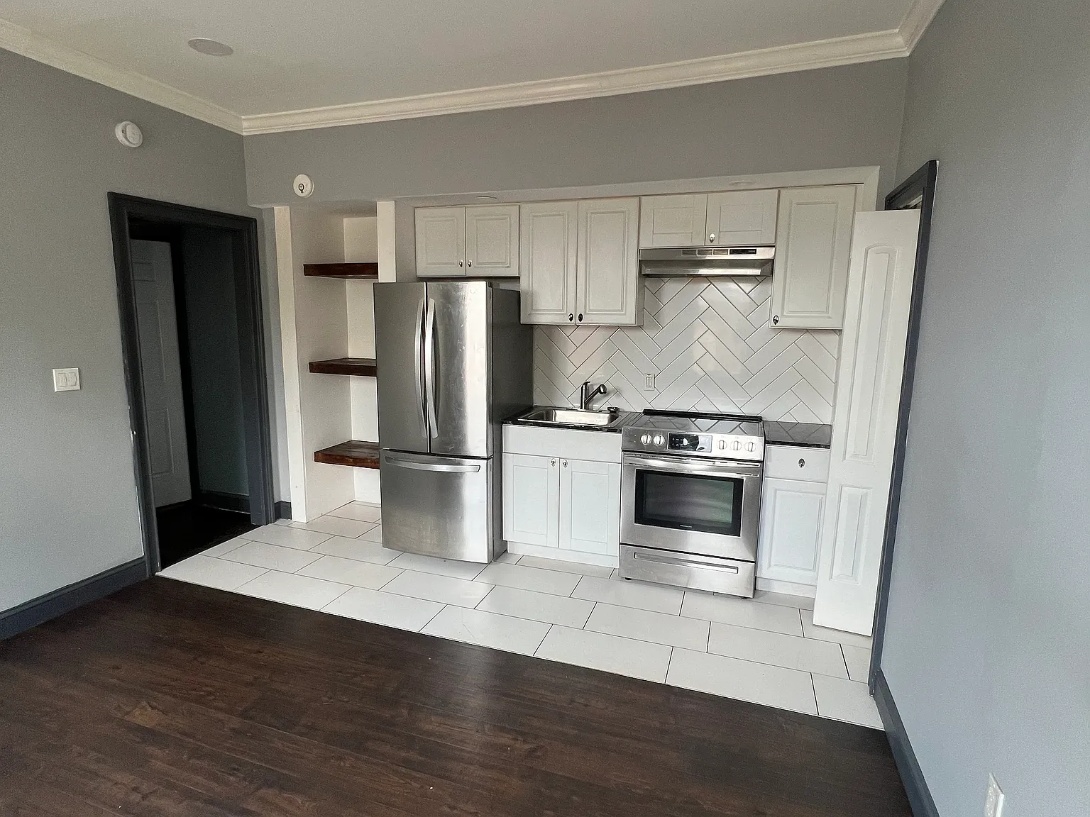 1 bed, 900 sqft, $1,500 — Photo 3