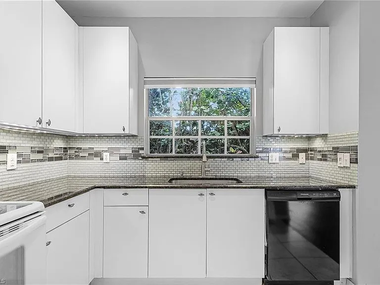 3258 Tamara Dr #2 — Photo 9