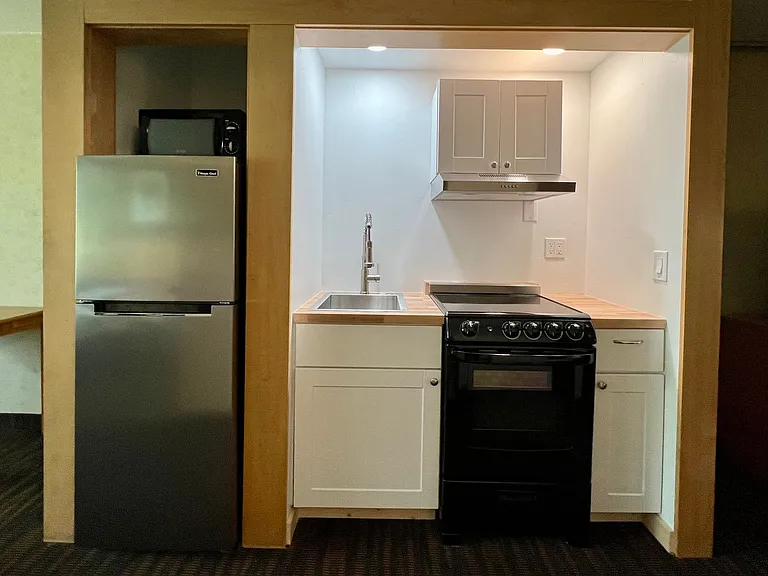 Ski Town Apartments — Photo 167