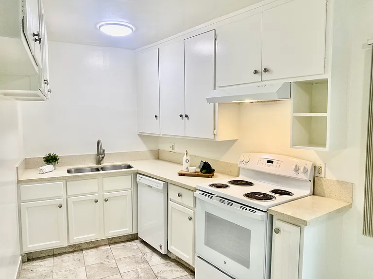 5808 S Pacific Coast Hwy #2 — Photo 7