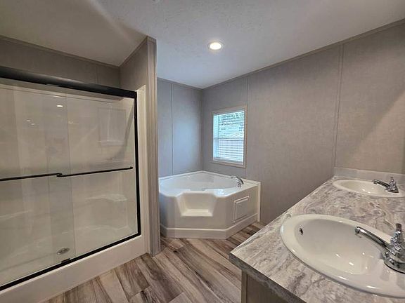 5th image of 200 Whittington Dr #125