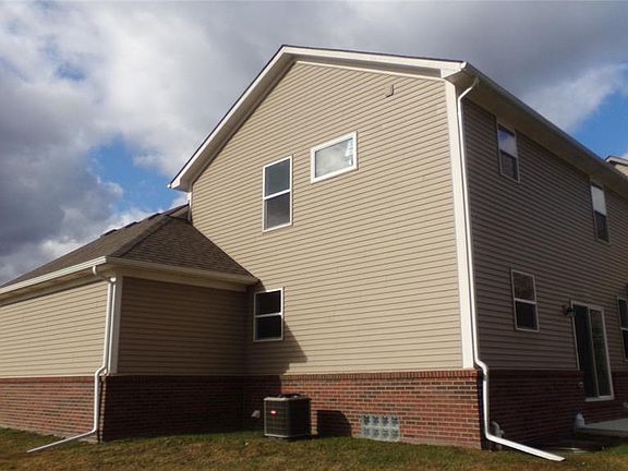 5th image of 23067 Waterview Dr