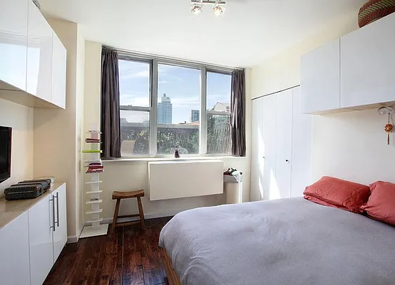 Rented by Warburg | media 25